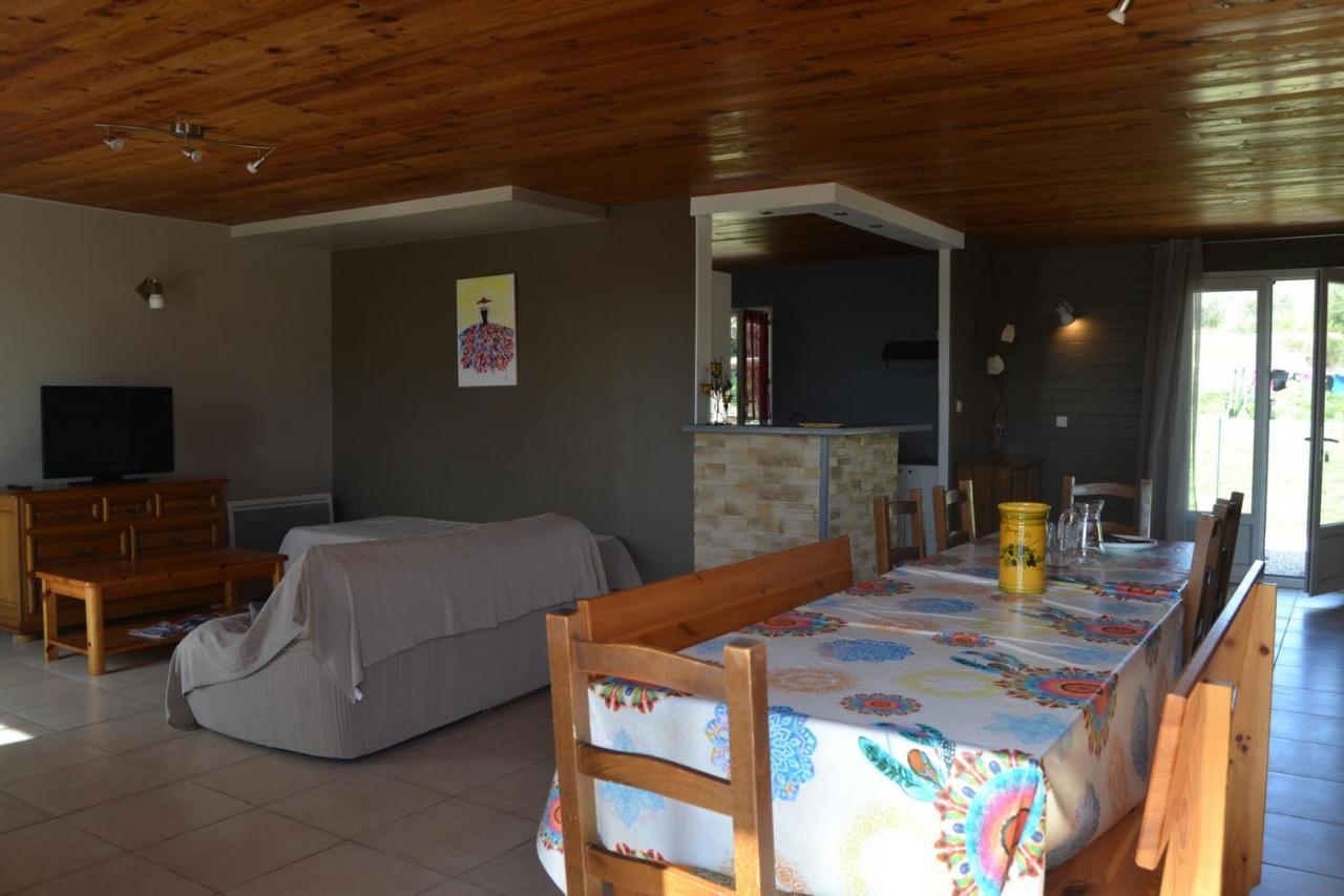 Village De Gites Les Olivettes Saint-Dezery Exterior photo