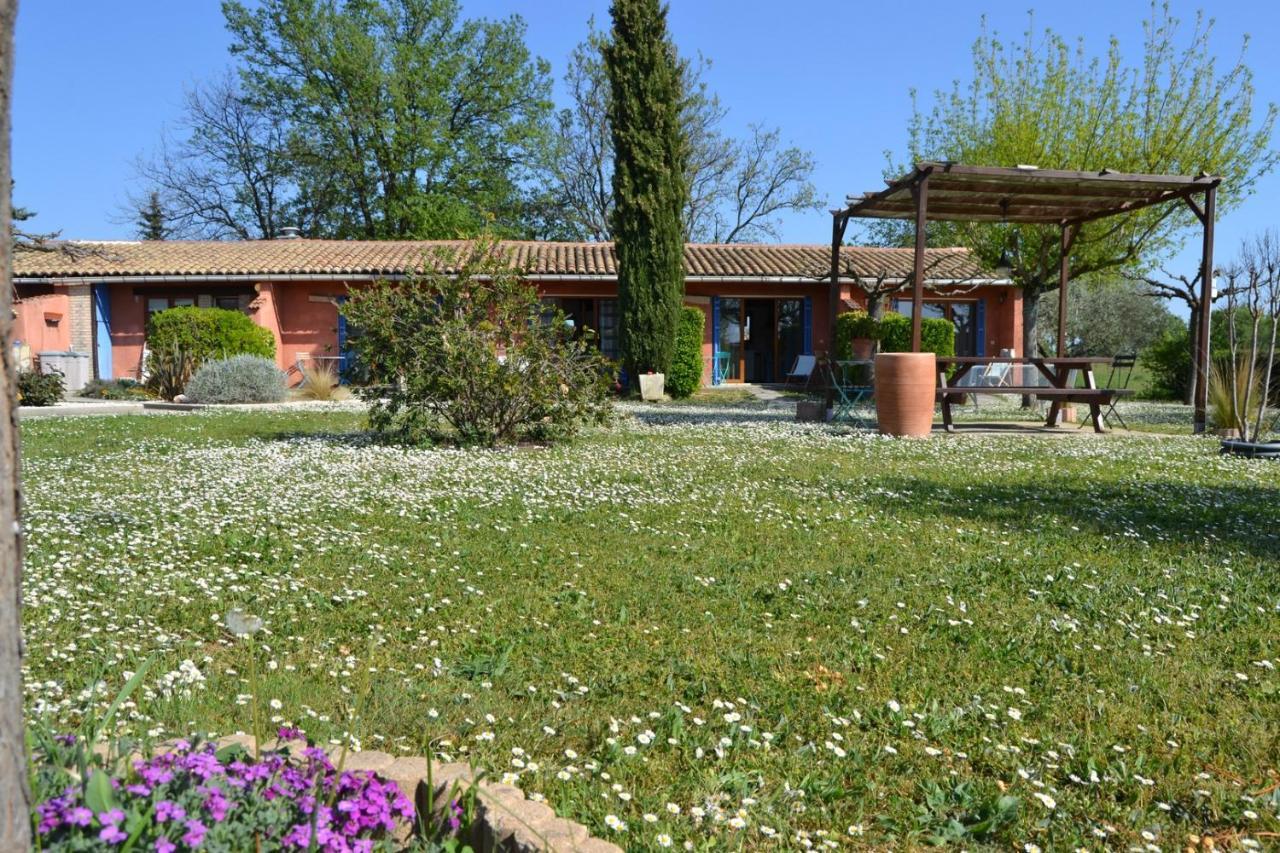 Village De Gites Les Olivettes Saint-Dezery Exterior photo