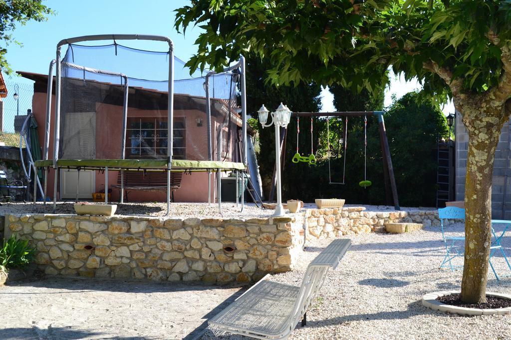Village De Gites Les Olivettes Saint-Dezery Exterior photo