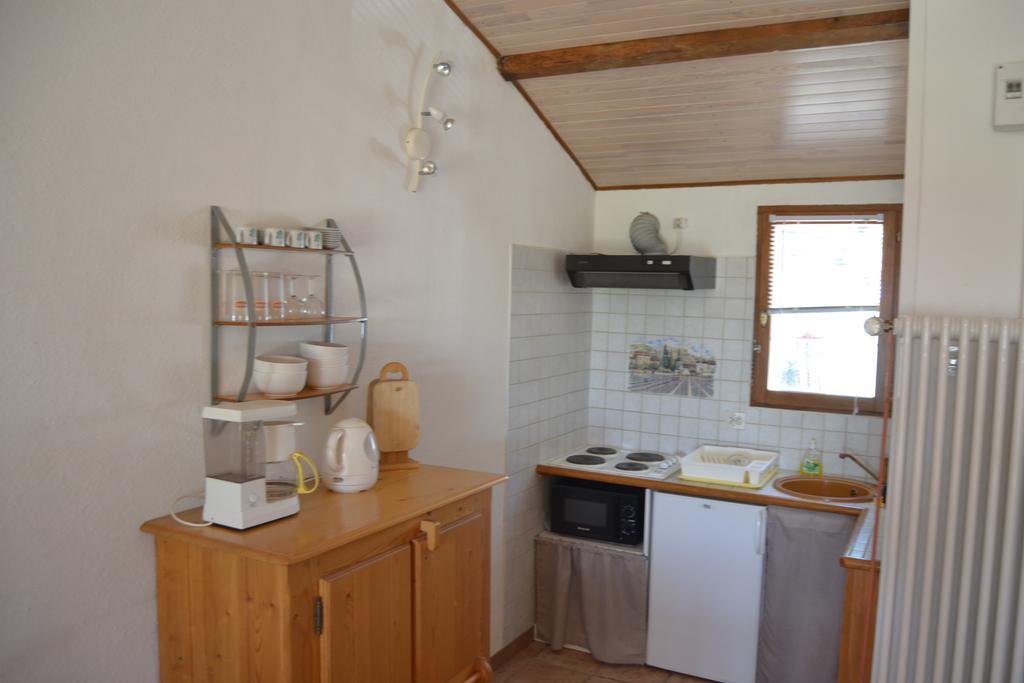 Village De Gites Les Olivettes Saint-Dezery Exterior photo